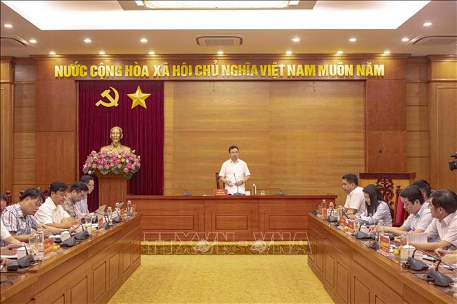 Phó Bí thư Tỉnh ủy Phú Thọ Bùi Huy Vĩnh phát biểu chỉ đạo tại cuộc họp về tình hình triển khai các công trình, dự án trọng điểm trên địa bàn. Ảnh: Hoàng Hùng - TTXVN