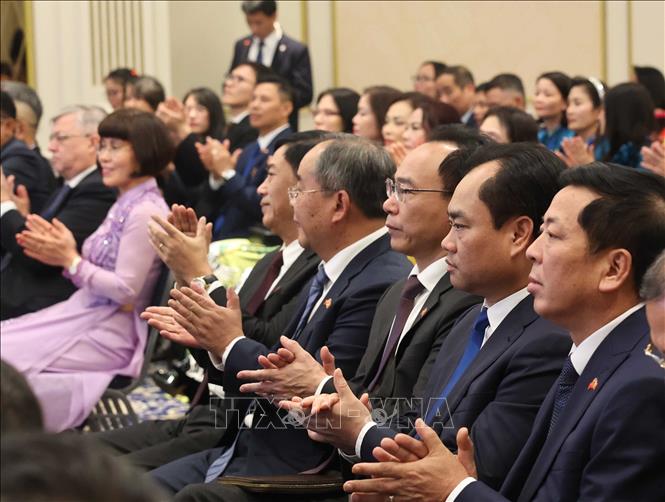 Các đại biểu tham dự cuộc gặp gỡ Tổng Bí thư, Chủ tịch nước Tô Lâm và Phu nhân Ngô Phương Ly. Ảnh: Thống Nhất – TTXVN