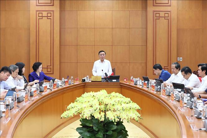 Đồng chí Trần Cẩm Tú, Ủy viên Bộ Chính trị, Thường trực Ban Bí thư phát biểu. Ảnh: An Đăng - TTXVN