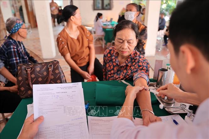 Khu vực lấy mẫu xét nghiệm tại điểm khám sức khoẻ định kỳ miễn phí cho người dân phường Lưu Kiếm (Hải Phòng). Ảnh: Minh Quyết - TTXVN
