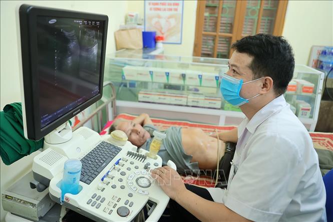 Khu vực siêu âm tại điểm khám sức khoẻ định kỳ miễn phí cho người dân phường Lưu Kiếm (Hải Phòng). Ảnh: Minh Quyết - TTXVN