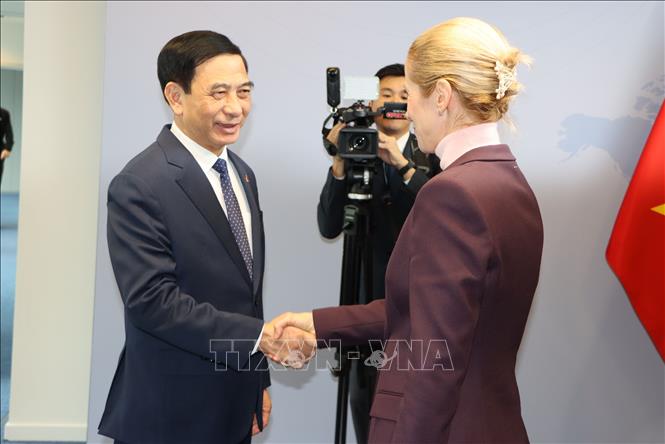 Phó Thủ tướng, Bộ trưởng Quốc phòng Phan Văn Giang và Phó Chủ tịch Ủy ban châu Âu, Đại diện cấp cao EU về Chính sách Đối ngoại và An ninh Kaja Kallas tại Brussels, ngày 21/10/2026. Ảnh: Duy Tùng - PV TTXVN tại Bỉ