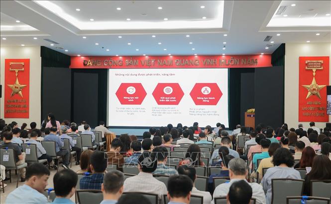 Đảng viên Đảng bộ TTXVN dự hội nghị trực tuyến tại điểm cầu trụ sở Thông tấn quốc gia (số 5, Lý Thường Kiệt). Ảnh: Phan Phương - TTXVN
