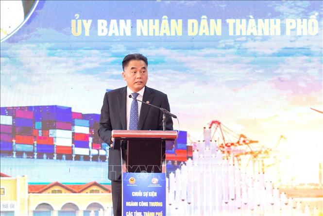 Ông Nguyễn Lộc Hà, Phó Chủ tịch thường trực UBND Thành phố Hồ Chí Minh phát biểu tại hội nghị. Ảnh: Mỹ Phương – TTXVN