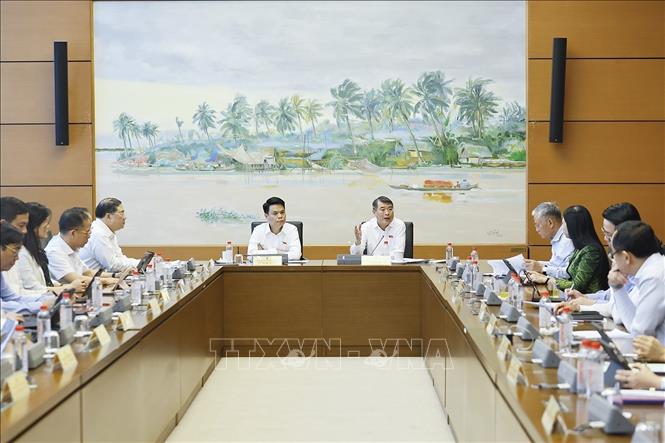 Thủ tướng Lê Minh Hưng, đại biểu Quốc hội TP Hải Phòng phát biểu. Ảnh: Doãn Tấn - TTXVN