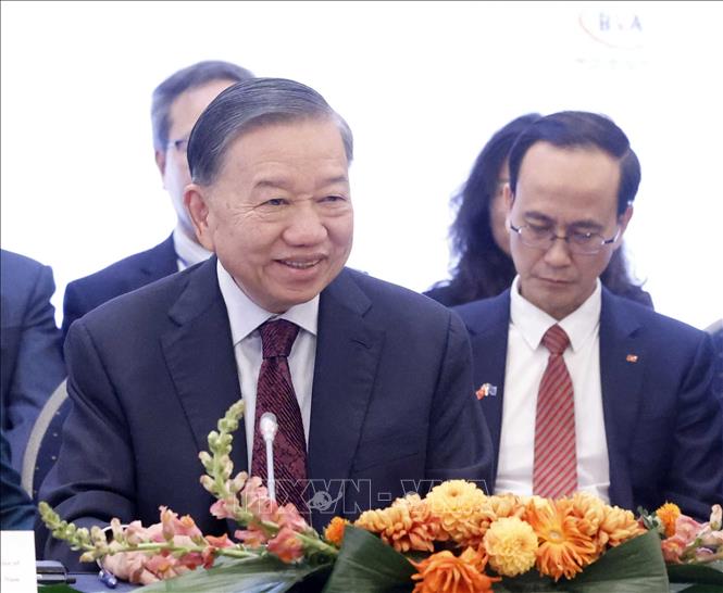 Tổng Bí thư, Chủ tịch nước Tô Lâm phát biểu tại Tọa đàm cấp cao với lãnh đạo doanh nghiệp tiêu biểu châu Âu và Bỉ. Ảnh: Thống Nhất – TTXVN