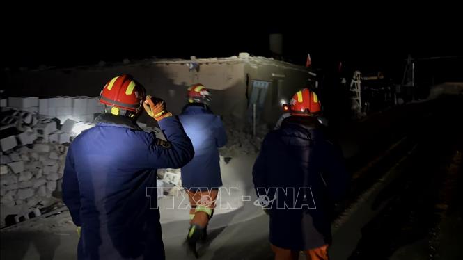 Một trận động đất có độ lớn 7,0 làm rung chuyển Khu tự trị Tây Tạng của Trung Quốc tối 22/10/2026, khiến ít nhất 16 người thiệt mạng, 32 người bị thương và hơn 300 ngôi nhà bị sập. Ảnh: THX/TTXVN phát