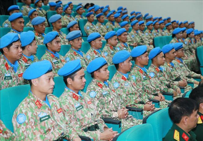 Các sĩ quan, quân nhân Đội công binh số 4 và Bệnh viện dã chiến 2.7 dự hội nghị. Ảnh: Trọng Đức - TTXVN
