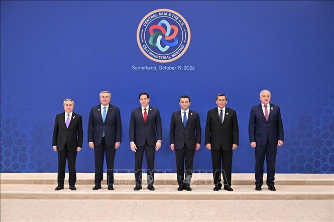 Ngoại trưởng Mỹ Marco Rubio và ngoại trưởng 5 quốc gia Trung Á ngày 19/10/2026 đã nhất trí tăng cường hợp tác trong các lĩnh vực giao thông vận tải, khoáng sản thiết yếu và an ninh tại Hội nghị Ngoại trưởng C5+1 diễn ra ở Samarkand, Uzbekistan. Ảnh: AA/TTXVN phát