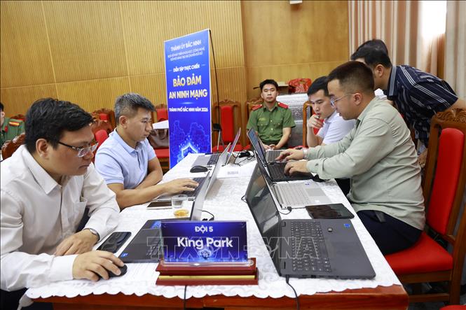 Các đội thi tham gia diễn tập thực chiến bảo đảm an ninh mạng thành phố Bắc Ninh năm 2026. Ảnh: Việt Hùng – TTXVN 