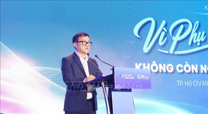 Tiến sĩ, Bác sĩ Huỳnh Minh Chín, Phó giám đốc Sở Y tế Thành phố Hồ Chí Minh phát biểu. Ảnh: Đinh Hằng - TTXVN