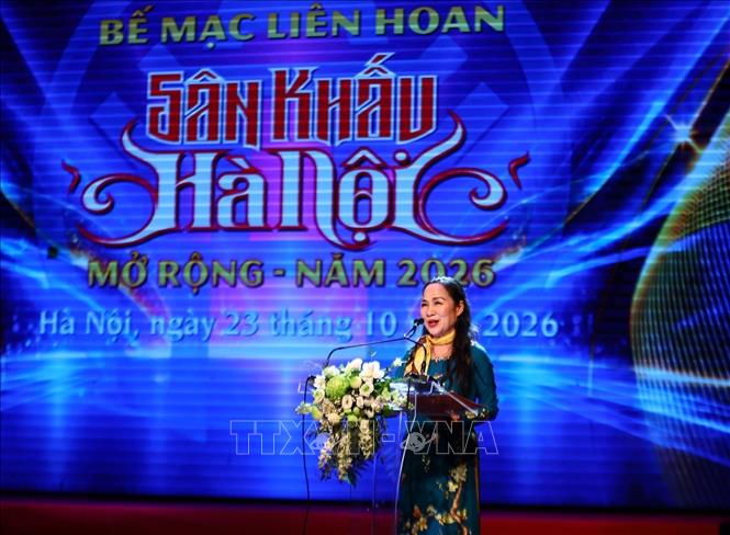 NSND Trịnh Thúy Mùi, Chủ tịch Hội Nghệ sĩ Sân khấu Việt Nam phát biểu. Ảnh: Khánh Hoà - TTXVN