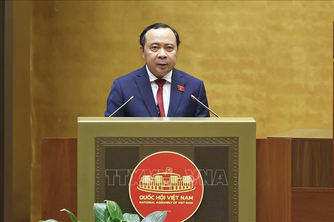 Bộ trưởng Bộ Khoa học và Công nghệ Vũ Hải Quân, thừa ủy quyền của Thủ tướng Chính phủ trình bày Tờ trình về dự án Luật sửa đổi, bổ sung một số điều của Luật Sở hữu trí tuệ. Ảnh: Doãn Tấn – TTXVN