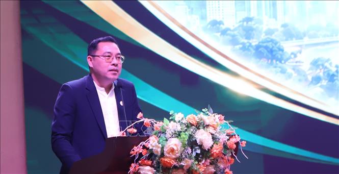 Chủ tịch Tập đoàn Supchaleun Anousack Keochaleun phát biểu tại Lễ ký kết, bày tỏ sự tin tưởng vào năng lực tổng thầu thi công của Tập đoàn Việt Nga. Ảnh: Xuân Tú – PV TTXVN tại Lào