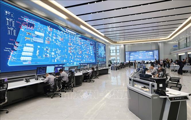 Thông qua hợp tác, Tập đoàn Sắt thép Nam Kinh và tập đoàn công nghệ Huawei đã tập trung vào các lĩnh vực trọng điểm, bao gồm các mô hình AI quy mô lớn dành cho ngành thép, sản xuất thông minh, cùng các hoạt động xanh và phát thải carbon thấp. Ảnh: Công Tuyên-PV TTXVN tại Trung Quốc