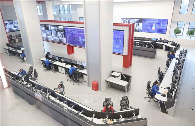 Trung tâm điều hành và phân tích dữ liệu AI tại Tập đoàn Sắt thép Nam Kinh (Trung Quốc). Ảnh: Công Tuyên-PV TTXVN tại Trung Quốc