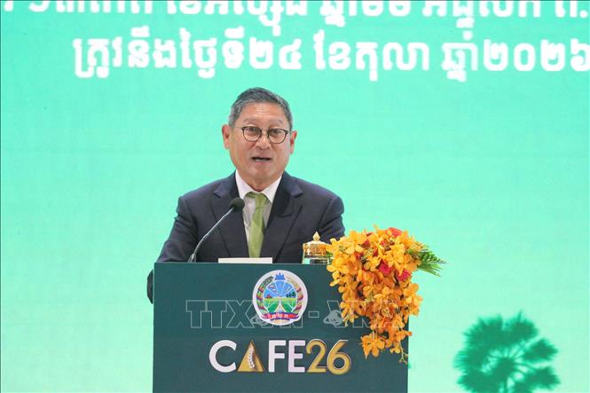 Phó Thủ tướng Sok Chenda Sophea phát biểu khai mạc sự kiện. Ảnh: Minh Hưng - PV TTXVN tại Campuchia