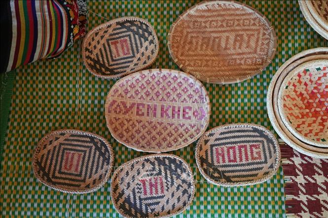 Traditional handcrafted products from the Yen Khe Rattan and Bamboo Craft Cooperative, Chinh Yen village, Mon Son commune. VNA Photo: Bích Huệ