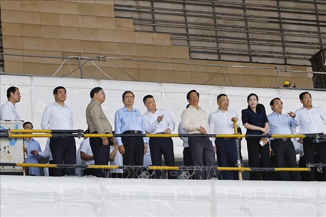 Chủ tịch Quốc hội Trần Thanh Mẫn cùng Đoàn công tác đến kiểm tra Dự án Trung tâm Hội nghị APEC. Ảnh: Doãn Tấn - TTXVN