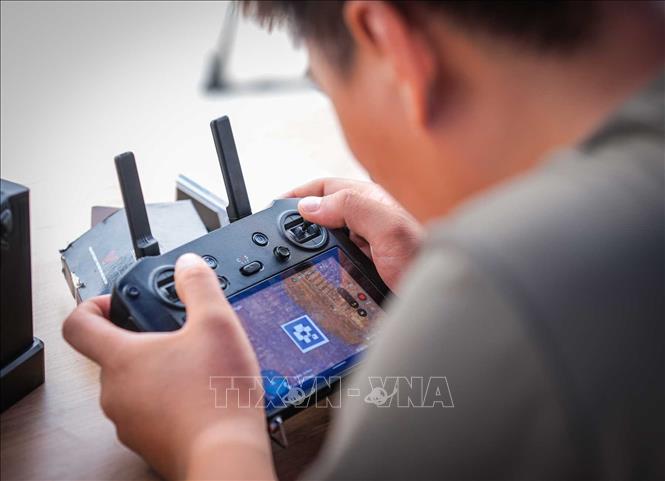 Trình diễn bay thử UAV tại Khu thử nghiệm UAV và chương trình thử nghiệm bay ngoài trời. Ảnh: Hoàng Hiếu - TTXVN