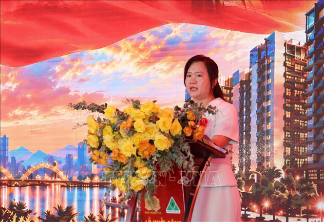 Bà Nguyễn Thị Mai Trinh, Chủ tịch UBND phường Thủ Đức phát biểu tại buổi lễ. Ảnh: Hồng Đạt - TTXVN