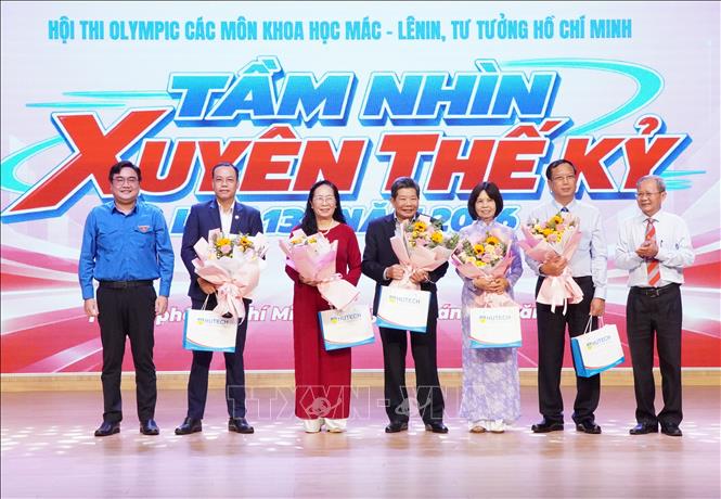 Ban tổ chức tri ân các đơn vị, cá nhân tham gia Hội thi Olympic 