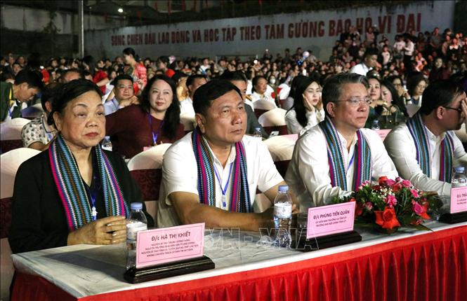 Các đại biểu tham dự Lễ khai mạc Lễ hội Hoa tam giác mạch. Ảnh: Đức Thọ - TTXVN 