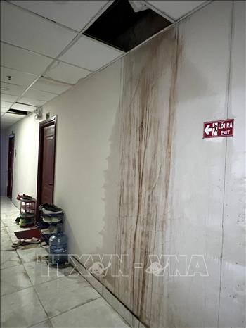 Nước thấm dột tại căn hộ của Chung cư Victoria Premium (phường Mỹ Tho, tỉnh Đồng Tháp). Ảnh: TTXVN phát