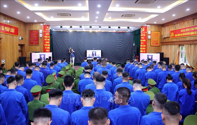 Phòng xét xử điểm cầu hội trường Trại tạm giam số 1 (Công an Hà Nội). Ảnh: Văn Điệp – TTXVN