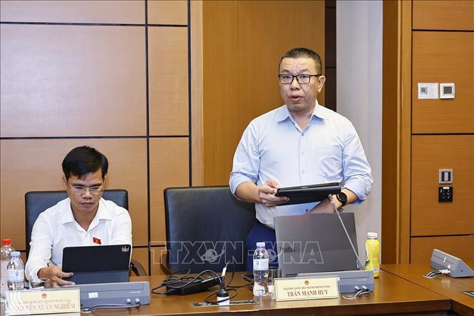 Đại biểu Quốc hội TP Đà Nẵng Trần Mạnh Huy phát biểu. Ảnh: Doãn Tấn - TTXVN