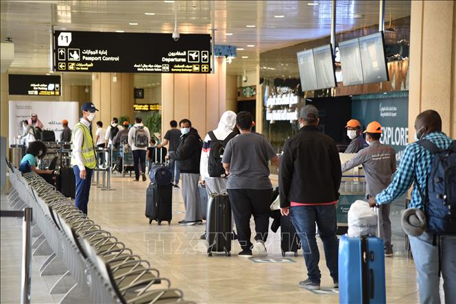 (Tư liệu) Hành khách tại sân bay quốc tế King Khalid ở Riyadh, Saudi Arabia (Arập Xêút). Ảnh: THX/TTXVN phát