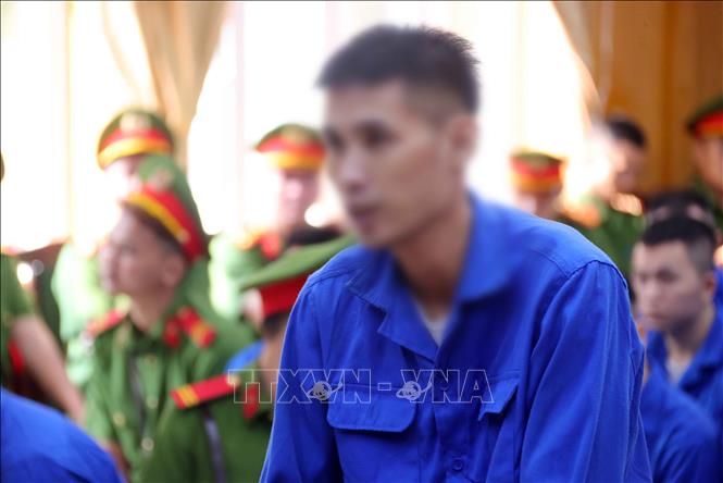 Bị cáo Nguyễn Văn Nguyện khai báo trước tòa tại điểm cầu hội trường Trại tạm giam số 1 (Công an Hà Nội). Ảnh: Văn Điệp – TTXVN
