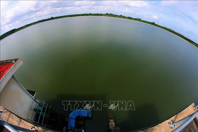 Thành phố cần rà soát khả năng trữ nước của các hồ, kênh, ao, vùng trũng và công trình thủy lợi phù hợp; xây dựng phương án điều tiết nước theo từng khu vực. Ảnh: Duy Khương – TTXVN