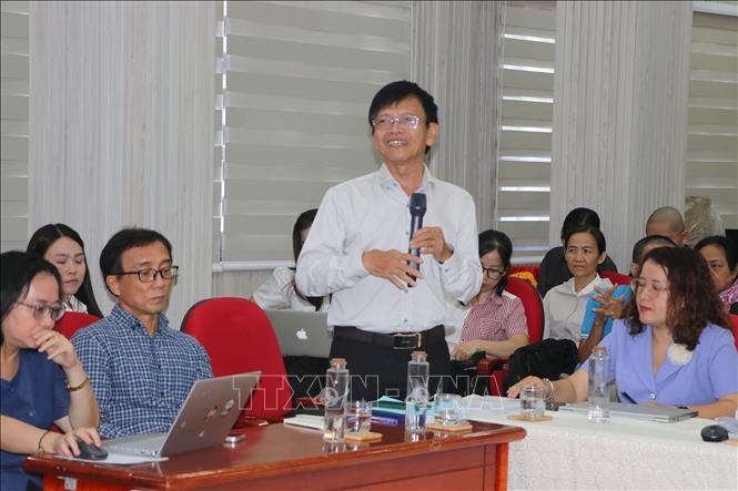 PGS.TS Đinh Phương Duy, Chủ tịch Hội Khoa học Tâm lý – Giáo dục Thành phố Hồ Chí Minh, phát biểu tại tọa đàm. Ảnh: Thanh Vũ - TTXVN
