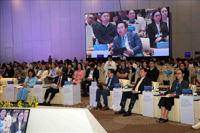 Quang cảnh phiên tọa đàm. Ảnh: Xuân Khu - TTXVN