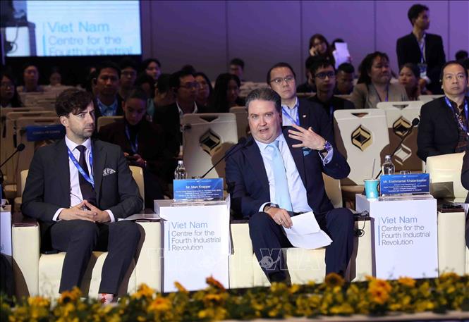Ông Marc Knapper, nguyên Đại sứ Hoa Kỳ tại Việt Nam (2022 - 2026), Chủ tịch Knapper Global Advisiors, cố vấn Trung tâm Tài chính Quốc tế Việt Nam tại Thành phố Hồ Chí Minh phát biểu tọa đàm. Ảnh: Xuân Khu - TTXVN