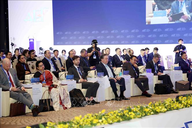 Nhiều chuyên gia, nhà quản lý, CEO quốc tế cùng dự chương trình CEO 500. Ảnh: Xuân Khu - TTXVN