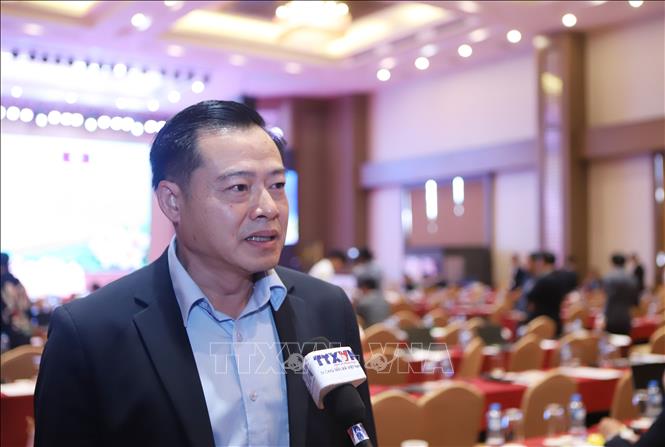 Ông Somsaad Ounsida, Chủ tịch Ủy ban Chính quyền tỉnh Khammuon, khẳng định chính quyền tỉnh Khammuon luôn dành sự quan tâm cao nhất cho việc thu hút đầu tư của doanh nghiệp Việt Nam vào các lĩnh vực nông nghiệp, năng lượng - khoáng sản và du lịch. Ảnh: Xuân Tú - PV TTXVN tại Lào