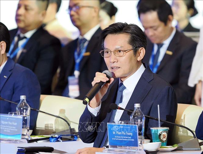 Ông Phạm Phú Trường, Phó Giám đốc Trung tâm Cách mạng công nghiệp lần thứ tư tại TPHCM (HCMC C4IR), điều phối phiên thảo luận tại chương trình CEO 500. Ảnh: Xuân Khu - TTXVN