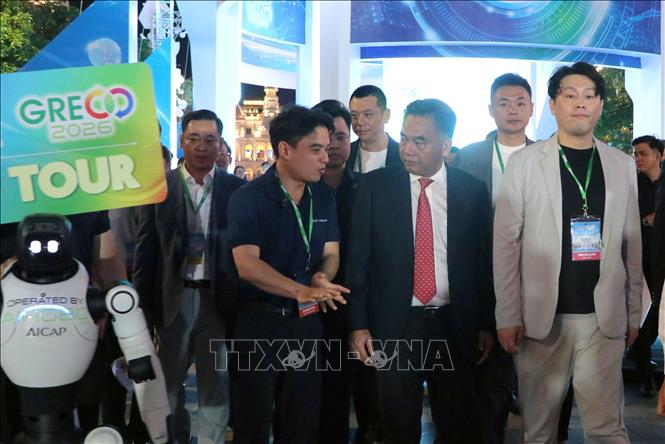 Ông Nguyễn Lộc Hà, Phó Chủ tịch Thường trực Ủy ban nhân dân TP. Hồ Chí Minh cùng các đại biểu tham quan GRECO 2026. Ảnh: Thanh Vũ - TTXVN
