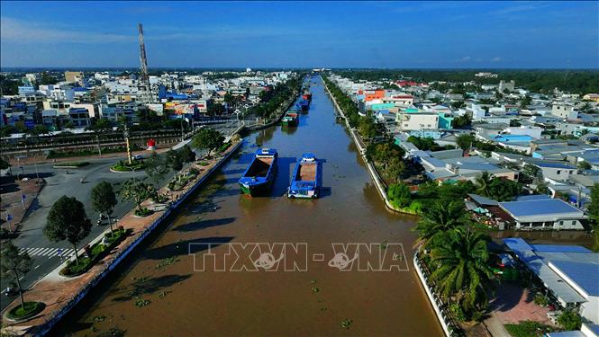 Cần Thơ có lợi thế riêng từ mạng lưới sông ngòi, kênh rạch gắn kết với không gian dân cư và hoạt động kinh tế. Ảnh: Duy Khương – TTXVN