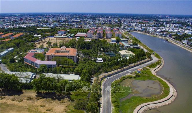 Giá trị sông nước của đô thị Cần Thơ là khả năng điều hòa môi trường, hỗ trợ thoát nước, tạo không gian công cộng và duy trì mối liên kết giữa con người với tự nhiên. Ảnh: Duy Khương – TTXVN