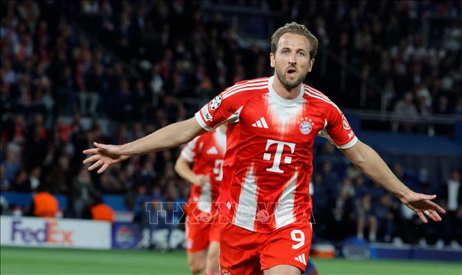 Harry Kane ăn mừng sau khi ghi bàn cho Bayern Munich trong trận bán kết lượt đi UEFA Champions League gặp Paris Saint-Germain trên sân Parc des Princes, Paris, Pháp, ngày 28/4/2026. Ảnh: THX/TTXVN phát