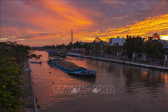 Phát triển đô thị sông nước, Cần Thơ phải chuyển từ tư duy xem sông nước như lợi thế sẵn có sang coi đây là nguồn lực cần được quy hoạch, bảo vệ và đầu tư lâu dài. Ảnh: Duy Khương – TTXVN