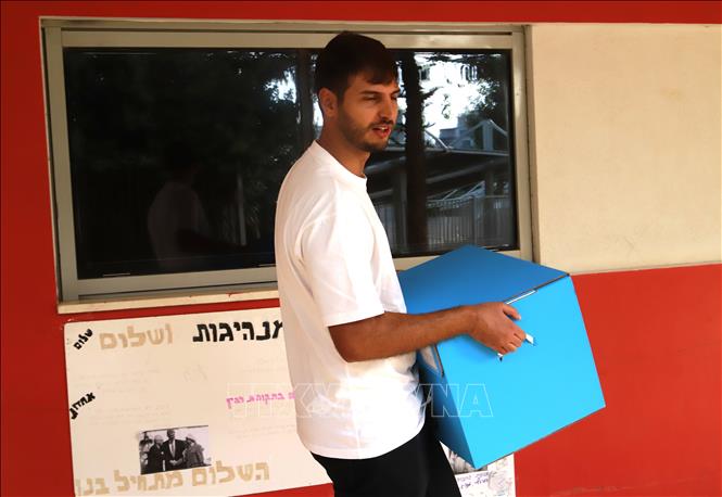 Nhà chức trách Israel đã bố trí 12.018 điểm bỏ phiếu với khoảng 18.000 hòm phiếu trong ngày bầu cử 27/10/2026. ẢnhL Thanh Bình - PV TTXVN tại Tel Aviv