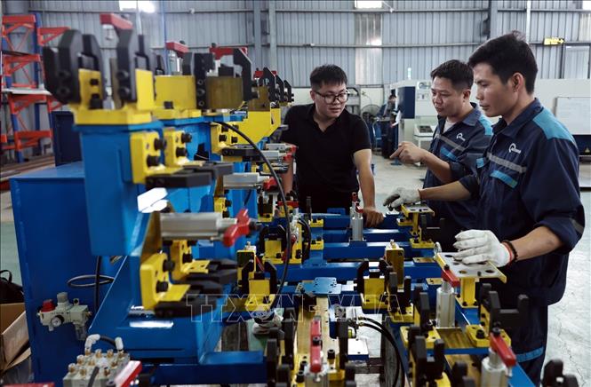 Công ty Cổ phần Thiết bị và Giải pháp cơ khí Automech, KCN Đình Trám, thành phố Bắc Ninh, đơn vị đi đầu về sản phẩm và giải pháp tự động hóa ngành sản xuất cơ khí tại khu vực miền Bắc. Ảnh: Trần Việt - TTXVN
