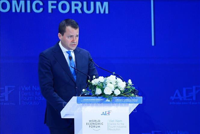 Giám đốc điều hành Diễn đàn Kinh tế Thế giới (WEF) Stephan Mergenthaler phát biểu tại Phiên toàn thể cấp cao Diễn đàn Kinh tế Mùa thu 2026 (AEF 2026). Ảnh: Dương Giang – TTXVN 