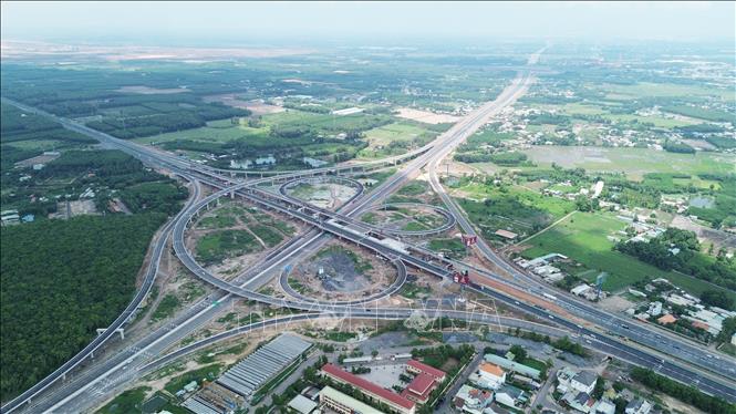 Nút giao Long Thành giao giữa cao tốc Biên Hòa - Vũng Tàu, Thành phố Hồ Chí Minh - Long Thành - Dầu Giây và tuyến T2 kết nối vào sân bay Long Thành. Ảnh: Công Phong - TTXVN