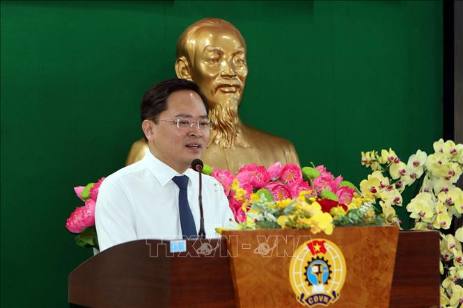 Chủ tịch Tổng Liên đoàn Lao động Việt Nam Nguyễn Anh Tuấn phát biểu tại buổi lễ. Ảnh: Thanh Vũ - TTXVN
