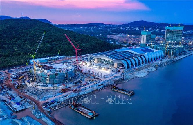 Tổ hợp Trung tâm Hội nghị APEC đang giai đoạn thi công. Ảnh: TTXVN phát